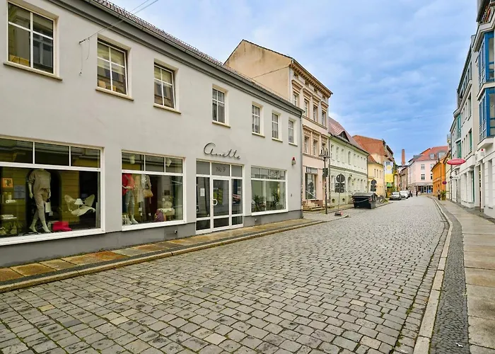 Modernes Altmarkt Mit Parkplatz 4 Gaeste 55qm Waschmaschine Wlan Netflix Terrasse